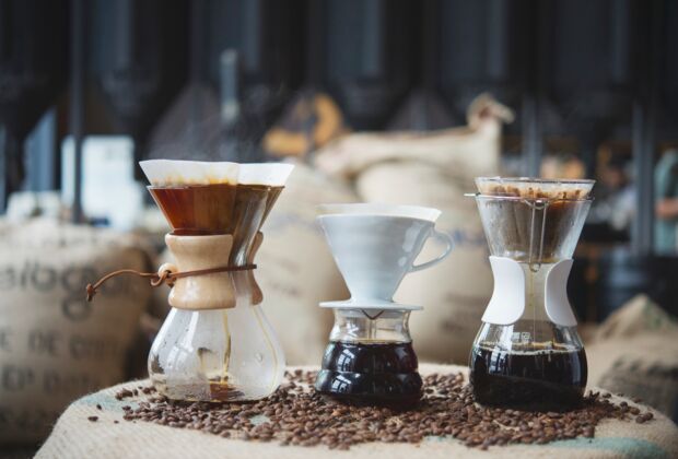 Seasons_11507007_HiRes_Filterkaffee_aufbruehen_Roesterei_und_Cafe_Elbgold_in_Hamburg