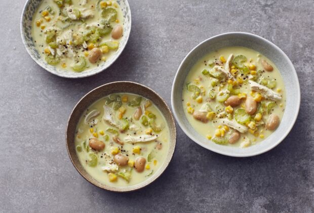 Seasons_13401865_HiRes_Huehnersuppe_mit_Mais_und_weissen_Bohnen Seasons_13401865_HiRes_Huehnersuppe_mit_Mais_und_weissen_Bohnen