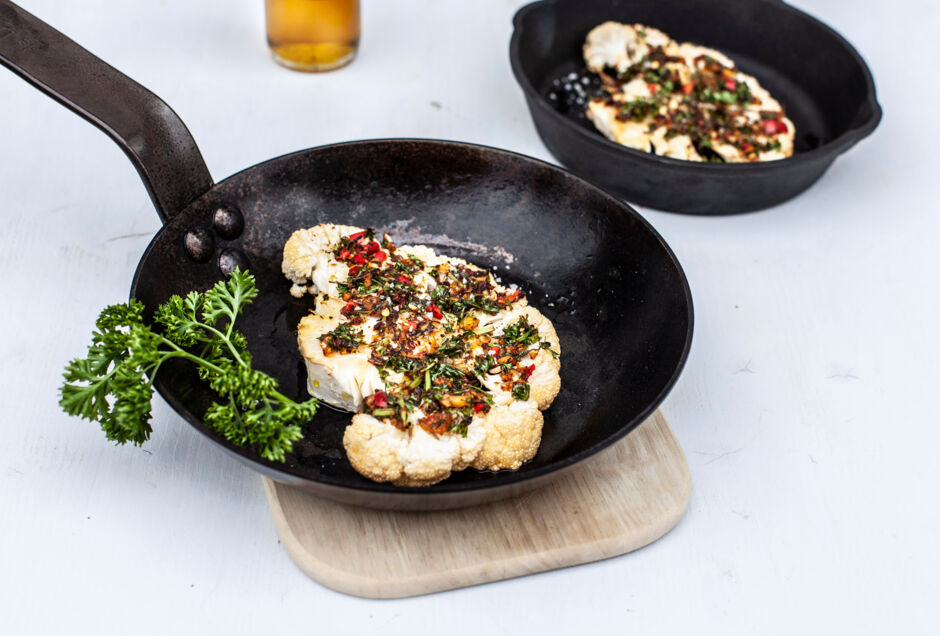 Rezept für vegane Blumenkohl-Steaks vom Grill | Kitchengirls Rezept für vegane Blumenkohl-Steaks vom Grill | Kitchengirls