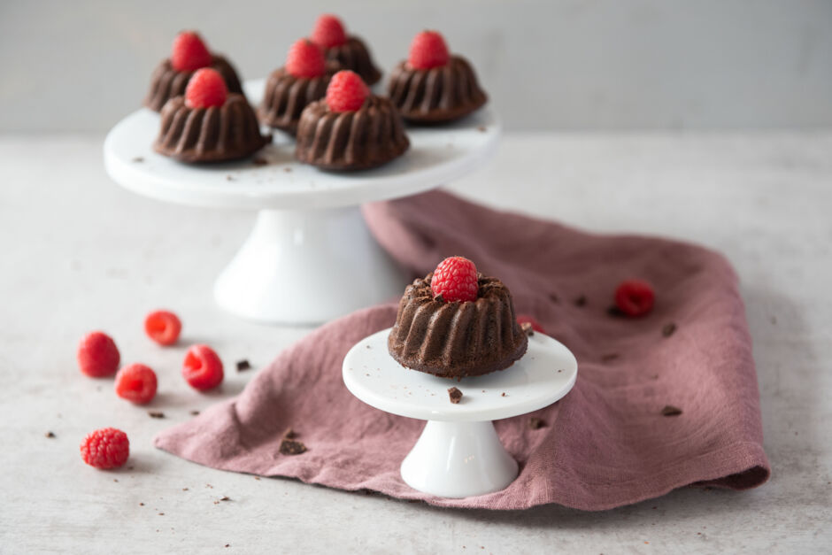 Mini-Schoko-Gugelhupfe mit Himbeer-Frosting | Kitchengirls Mini-Schoko-Gugelhupfe mit Himbeer-Frosting | Kitchengirls