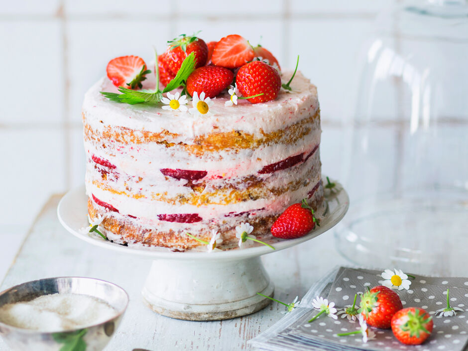 Rezept für Erdbeer-Naked-Cake | Kitchengirls Rezept für Erdbeer-Naked-Cake | Kitchengirls